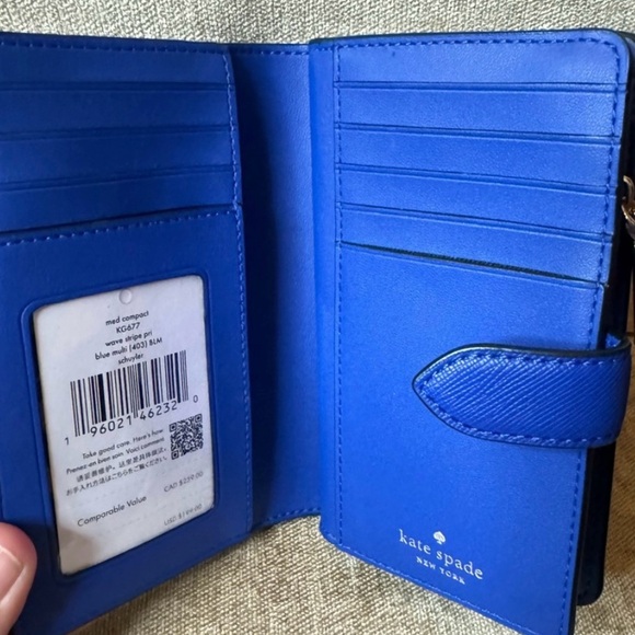 💙🩵KATE SPADE Schuyler Wave Striped Medium Wallet🩵💙 NWT - Picture 3 of 4